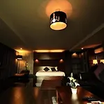 B2 Black Business And Budget Hotel