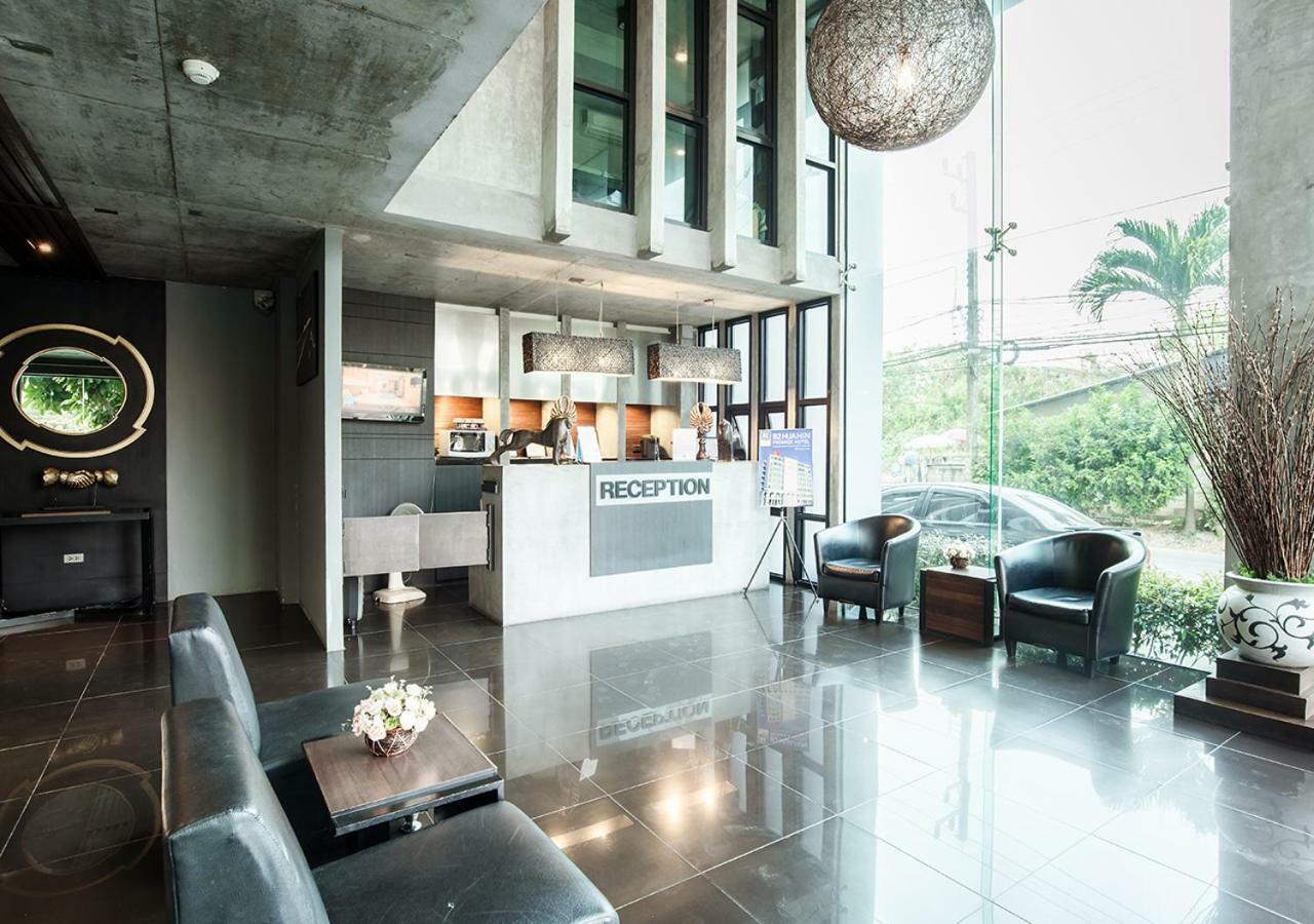 B2 Black Business And Budget Hotel